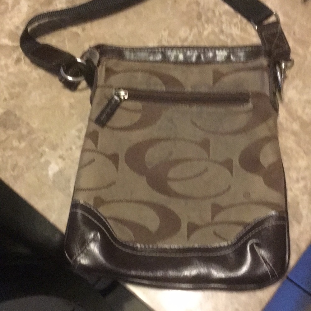 purse that is a cross body.